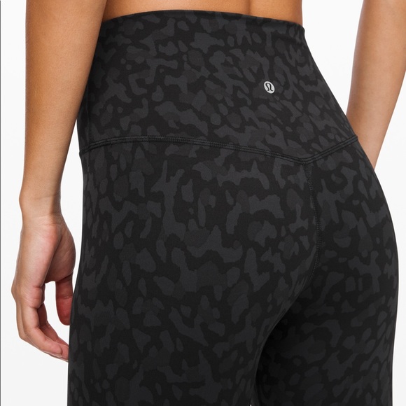 Lululemon’s Align HR Pant 28” leggings - Picture 5 of 7